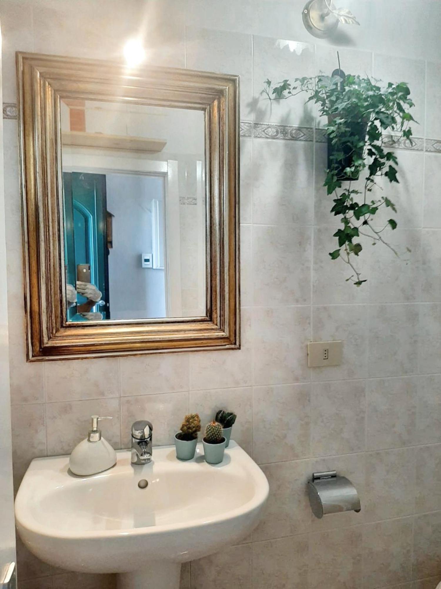 Comfortable Apartment With Sea View In Falcinello Exterior photo